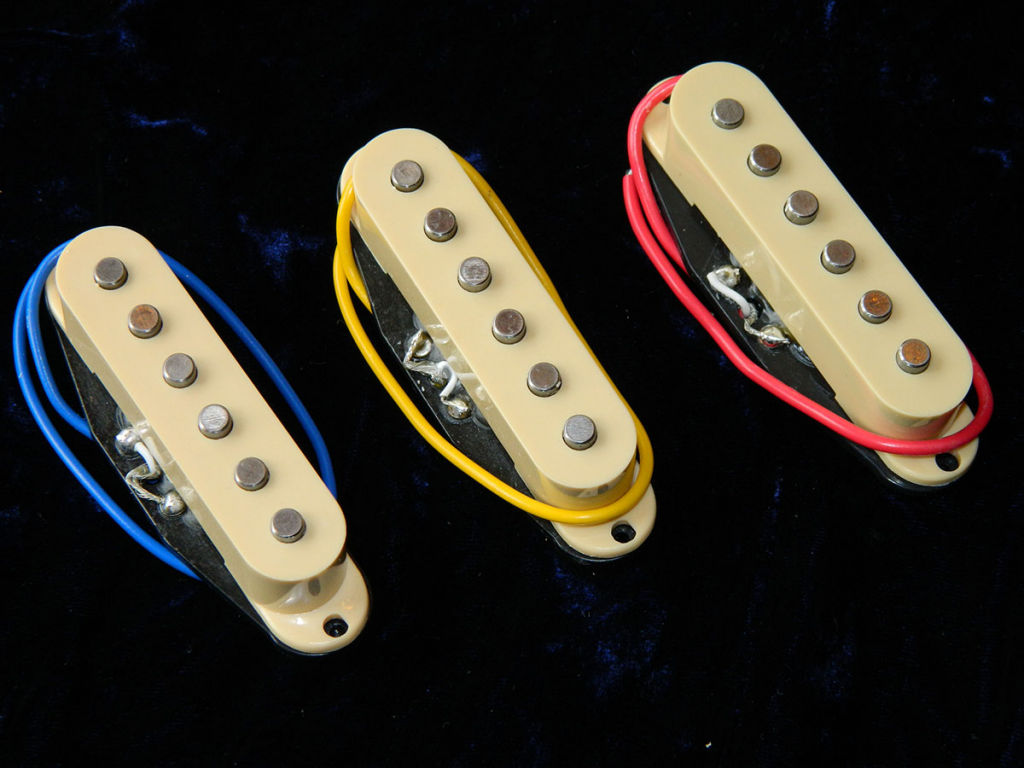Stratocaster silver Alnico V Electric Guitar Pickups by Ironstone